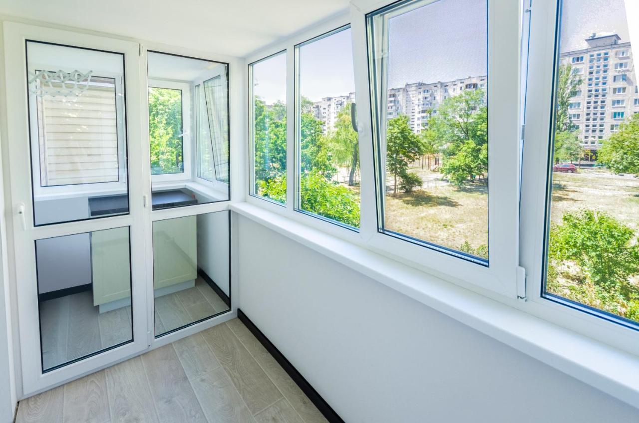 Artal Apartment On Obolonskyi Avenue 31 Kiev Exterior foto